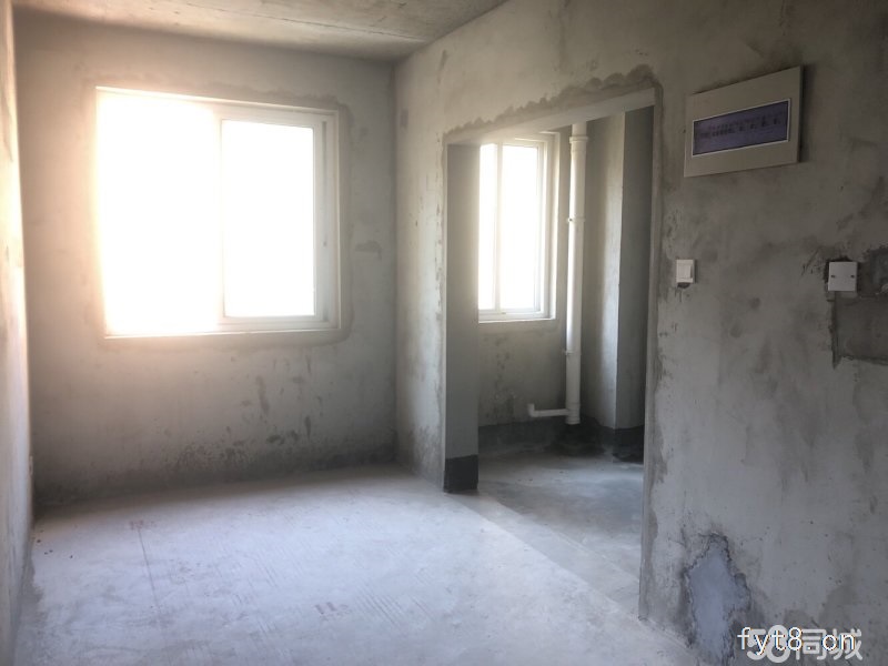 和顺小区电梯房117平方两梯三户边套低层采光好南北通透三室