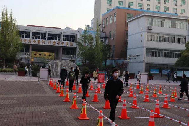 今天,开学!阜阳高三学子率先复课